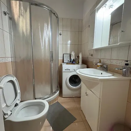 Windsor Place - Vouliagmeni Apartment